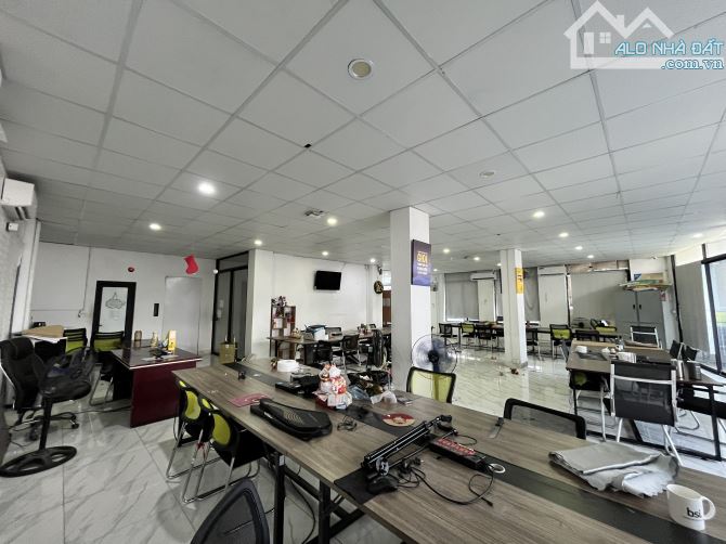 Cho thuê văn phòng Nguyễn Văn Lộc, sàn 200 m2 sàn thông, mặt tiền rộng thoáng - 3