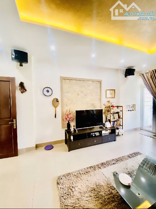 KDC An Sương - Song Hành - nhà 3 tầng - 4x20m - 3PN, 4WC - 3