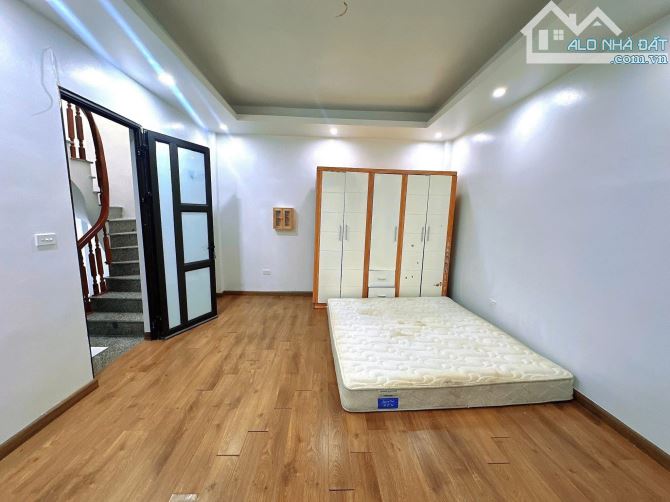 BÁN NHÀ 6T, TRÍCH SÀI - TÂY HỒ, 33M x MT 6M, Ô TÔ DỪNG ĐỖ 24/24 - KHÍ HẬU HỒ TÂY CỰC MÁT - 3