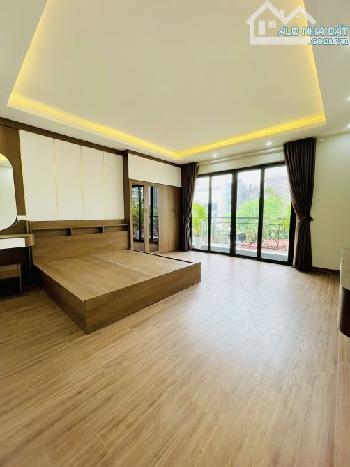 Mặt ngõ Tam Trinh, 1 phút ra MP, DT 65m2*5T , MT 4,3m, chỉ 7,1 tỷ, 100m ra ô tô - 3