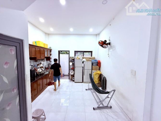 💖Nhà 3 tầng đường TX52 phường TX Q12, 60m2(4mx15m) Hẻm 8m thông DÒNG TIỀN 8tr/th💰4,8tỷ - 3
