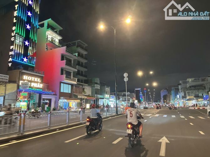 Biệt thự 5 lầu HXT thông Dương Quảng Hàm ngang 8m 180m2 tặng NT Vàng 24K hồ bơi 37.9 tỷ - 3