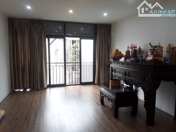 Kim Ngưu- Nhà dân- Siêu đẹp- Ô tô đỗ cửa- gần phố- Full nội thất- 45m2- 4 tầng- Nhỉnh 10ty - 3