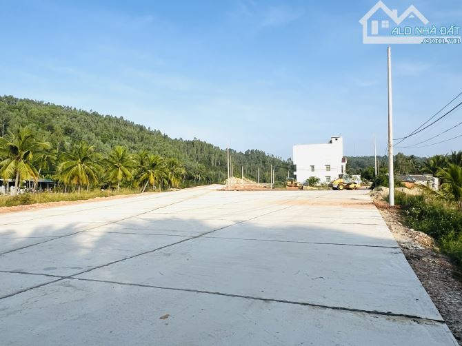 ĐẤT MẶT TIỀN NGUYỄN THỊ MINH KHAI, 5 X 23M, FULL THỔ CƯ, GẦN CHỢ TRƯỜNG XUÂN, GIÁ CHỈ 9XX - 5