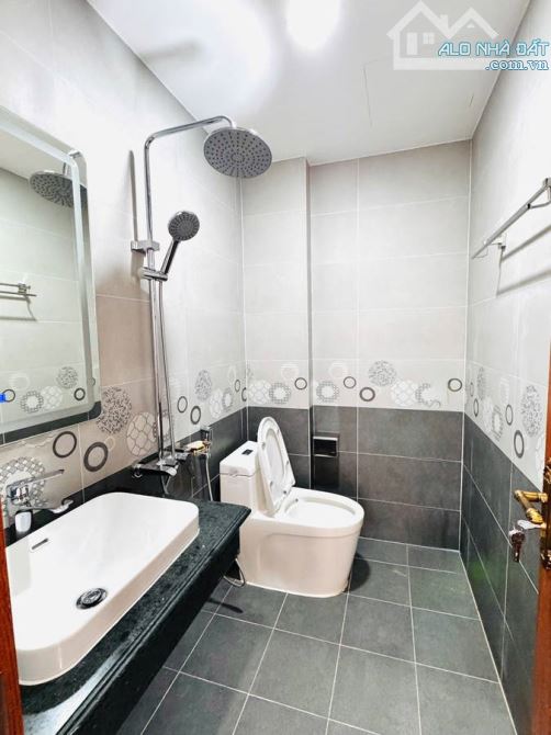 BÁN SIÊU PHẨM 8 TẦNG, MẶT TIỀN 5m LÔ GÓC 2 THOÁNG CHỢ NGAY CỬA CHỈ 27.5 TỈ - 4