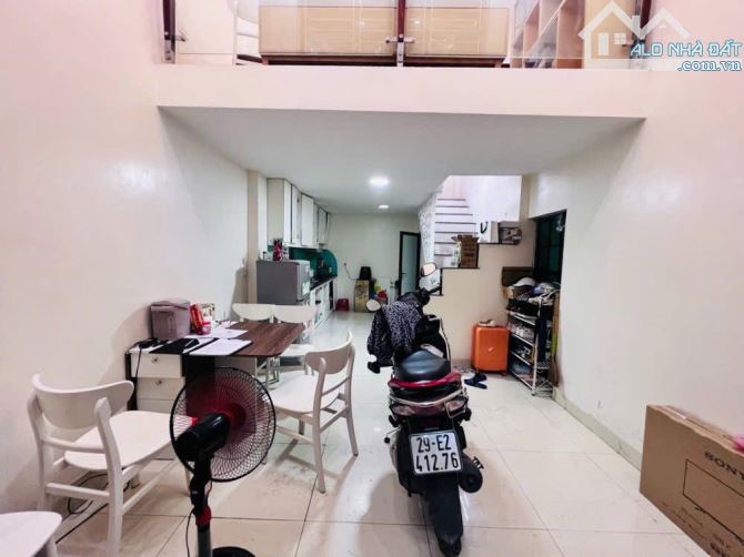CHÍNH CHỦ BÁN NHÀ TẶNG FULL NỘI THẤT CHỦ NHÀ LÀM ĂN CÓ LỘC CHUYỂN RA MẶT PHỐ –CHỈ 7,5 TỈ - 4