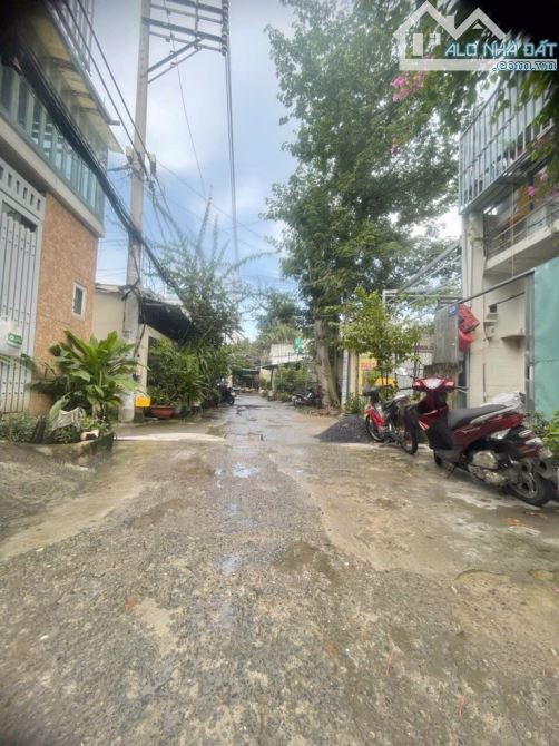 Cần Bán Gấp Nhà gần Vạn Phúc City, Rẻ Hơn TT 15%, Hẻm 8m, 79m² Vuông Vức, Giá Ngộp Chỉ 6 - 4
