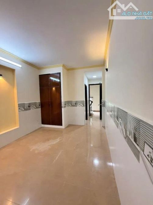 Nhà bán: đường Nguyễn Thái Bình. Q Tân Bình. DTSD 30m2. 5 tầng, giá 10,8 tỷ - 4