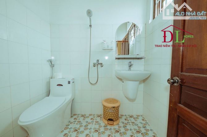Bán biệt thự Đà Lạt 2 mặt tiền Nguyễn Hữu Cảnh – sân ô tô rộng, có thu nhập từ phòng trọ - 4