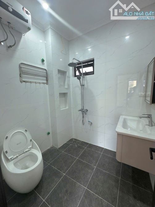 🏡 Bán nhà phố Ngô Gia Tự - 85m², 5 tầng mới kính coong – Ô tô đỗ cổng – Giá nhỉnh 6 tỷ - 4