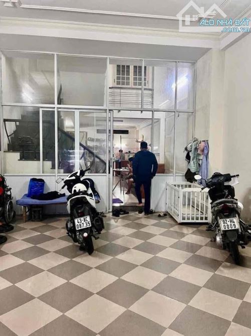 BÁN ĐẤT TẶNG NHÀ 2,5 TẦNG  MT TIỂU LA - GẦN LÔ GÓC NGUYỄN HỮU DẬT - GIÁ 10,X TỶ - 4