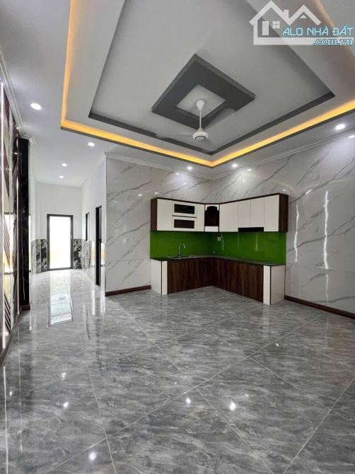 NHÀ MỚI XÂY 5MX22M - SHR - GIÁ 2 TỶ NHỈNH - 4