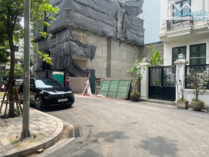 bán đất vàng vườn đào, tây hồ, 180m2, mt11m, 96.5 tỷ, xây bt hoặc building cực đẹp. - 4