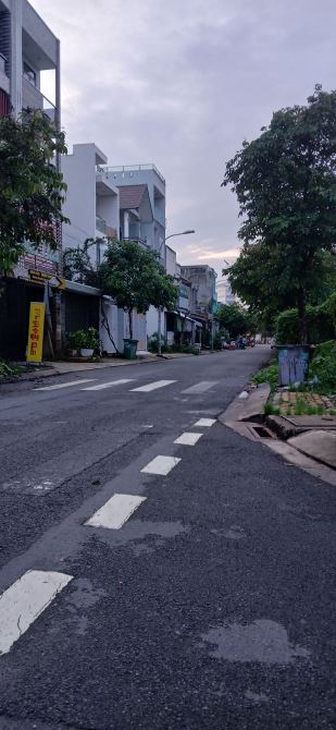 BÁN NHÀ 3 TẦNG - GẦN 60M2 - ĐƯỜNG BƯNG ÔNG THOÀN - SÁT KHU CÔNG NGHỆ CAO - CHỈ NHỈNH 6 TỶ - 4