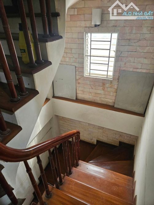 NHÀ MẶT PHỐ 2 THOÁNG 35 TỶ 43m 7 Tầng MT 4,1m VỈA HÈ 6m KINH DOANH ĐÀO TẤN BA ĐÌNH