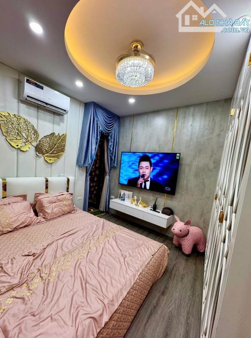 BÁN NHÀ GẦN PHẠM NGỌC THẠCH XÃ ĐÀN - 35m2 - 4 Tầng - Thang Máy - 4