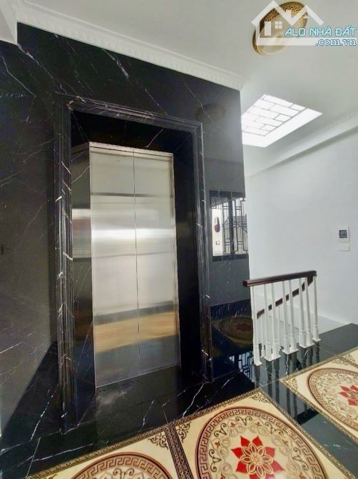 BÁN NHÀ -NGÔ GIA TỰ-LONG BIÊN-Ô TÔ ĐỖ CỬA- THANG MÁY- GIÁ CHỈ 14 TỶ NHỈNH - 5