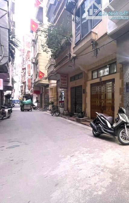 Bán gấp căn nhà phố Trần Quốc Hoàn, 41, 5 tầng, MT 4m, Kinh doanh đỉnh, ô tô vào nhà.TM - 5