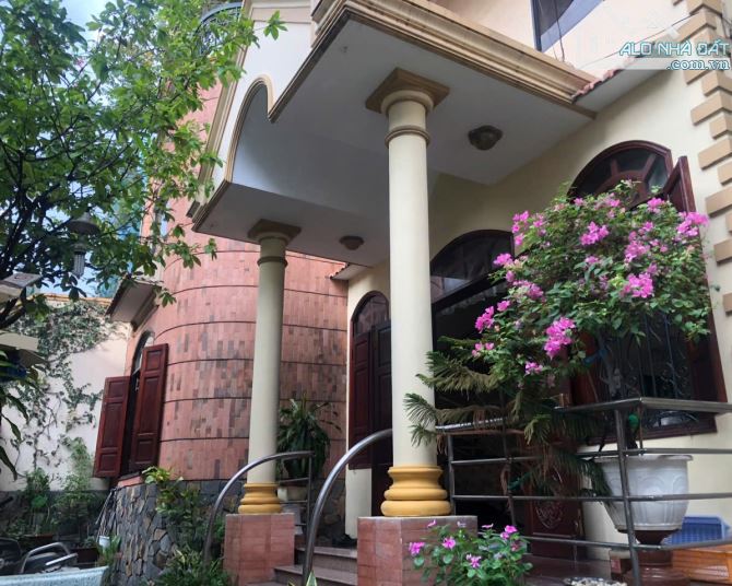 BIỆT THỰ 2 MẶT TIỀN PHAN XÍCH LONG, PHÚ NHUẬN – 10M*20M, 240M² - TRÁI TIM SÀI GÒN - 38 TỶ - 5