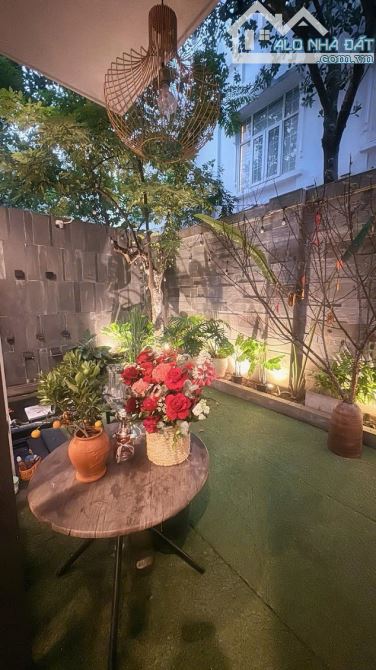 BÁN BIỆT THỰ KĐT CIPUTRA, TÂY HỒ, 230M2, 4 TẦNG, SÂN VƯỜN, HỒ CÁ, BỂ BƠI, NỘI THẤT ĐẸP - 5