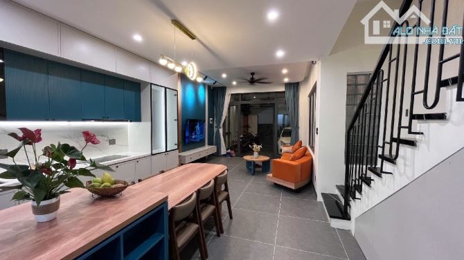 NHÀ KIỆT Ô TÔ NGUYỄN PHƯỚC NGUYÊN - nhỉnh 5 tỷ - 6