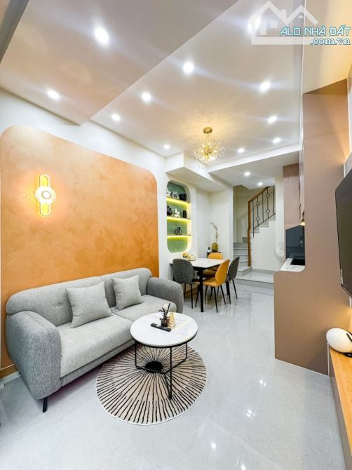 BÁN NHÀ GIÁP QUẬN 1 –TRƯỜNG SA – BÌNH THẠNH, 3 TẦNG, 3 PHÒNG NGỦ, GIÁ CHỈ 4.48 TỶ - 6