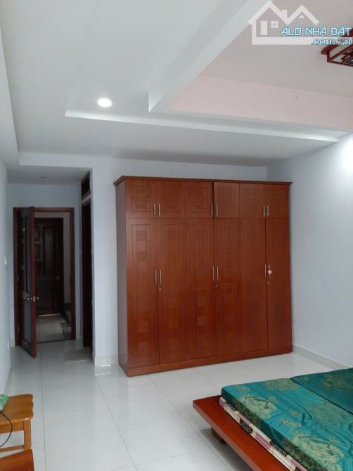 Bán nhà Hxh,Nguyễn Thị Minh Khai, P,Đa Kao,Quận,1 Dt;4,4mx25m2,Kết cấu,4 Tầng,Giá 23 Tỷ 5 - 7