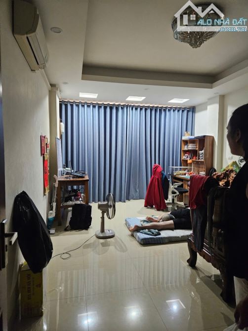 NHÀ MẶT PHỐ 2 THOÁNG 35 TỶ 43m 7 Tầng MT 4,1m VỈA HÈ 6m KINH DOANH ĐÀO TẤN BA ĐÌNH