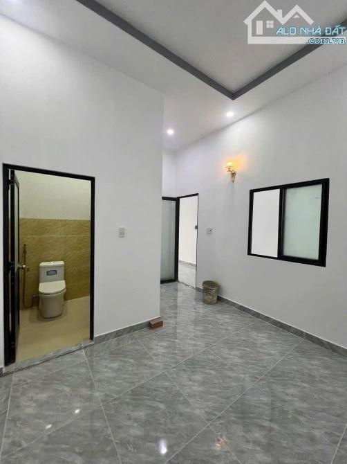 NHÀ MỚI XÂY 5MX22M - SHR - GIÁ 2 TỶ NHỈNH - 7