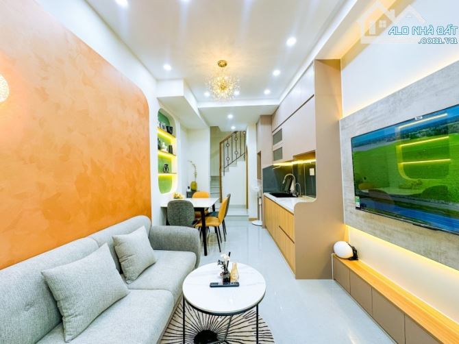 BÁN NHÀ GIÁP QUẬN 1 –TRƯỜNG SA – BÌNH THẠNH, 3 TẦNG, 3 PHÒNG NGỦ, GIÁ CHỈ 4.48 TỶ - 7