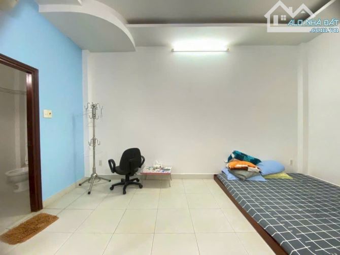 CHỈ 8.X TỶ – 71M² (4X17M) – 4 TẦNG – SÁT NGUYỄN OANH – ĐƯỜNG 6M XE HƠI NGỦ NHÀ – DÒNG TIỀN - 8