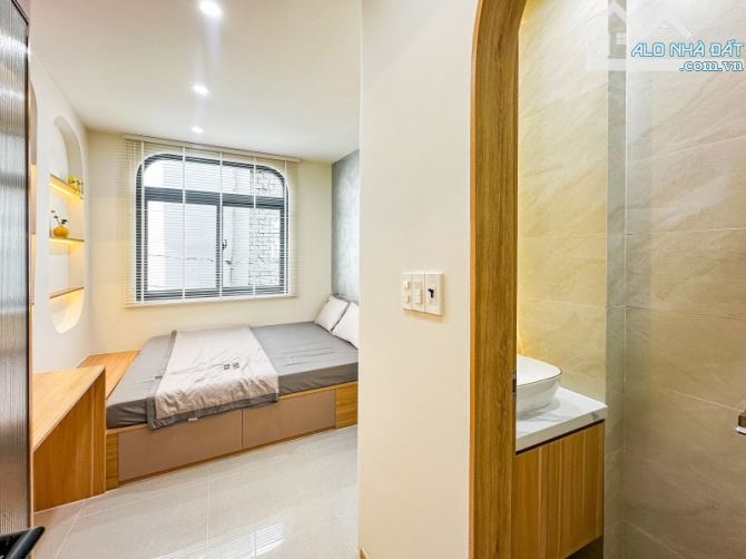 BÁN NHÀ GIÁP QUẬN 1 –TRƯỜNG SA – BÌNH THẠNH, 3 TẦNG, 3 PHÒNG NGỦ, GIÁ CHỈ 4.48 TỶ - 9