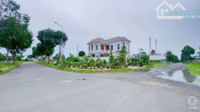 Cho thuê đất 100 m2 góc 2 mặt tiền KDC Thiên Lộc 3,5 triệu - 9