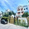 Biệt thự đẳng cấp, DT 11,5X20M, Hầm 3 tầng thang máy full nội thất gỗ hiếm chỉ 34 tỷ TL