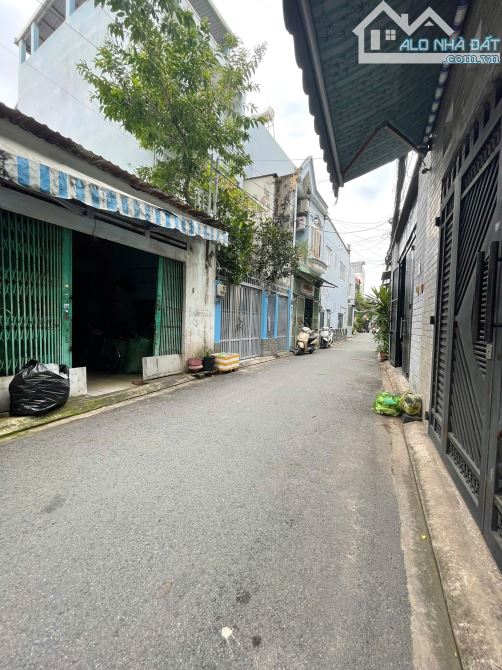 BÁN ĐẤT TẶNG NHÀ C4, NGANG 5M - GẦN EMART -  GIẤY PHÉP XÂY CHDV 6 TẦNG - 95M² - 7.99 TỶ