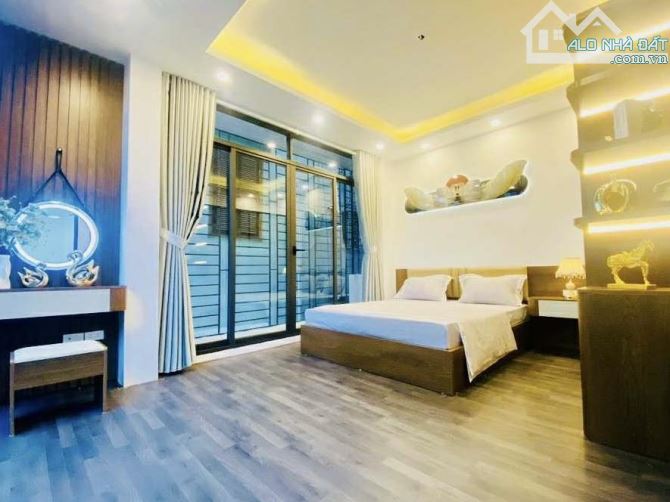 XUÂN THUỶ - DỊCH VỌNG HẬU lô góc-2 ôto đỗ cửa *dt 35m2* 6 tầng *9x TỶ