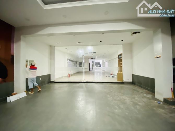 Bán gấp nhà 402m2. Ngan 7X 54.(nở hậu). Phan Huy Ích. Tân Bình