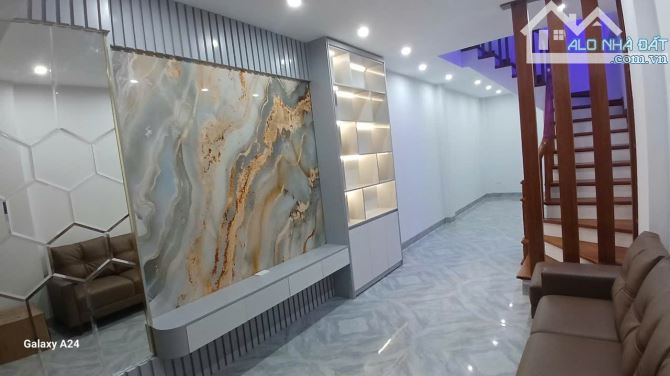 Bán nhà siêu hiếm Liên Mạc  36m2, 5 tầng 2 thoáng ôtô tải đỗ cổng, full nội thất