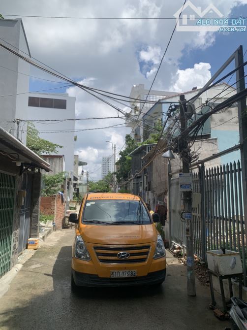 Dãy trọ 5 phòng mặt tiền hẻm xe hơi 121m2 ngang 5.7m, cách 20m ra Đào Tông Nguyên, 6.1 tỷ