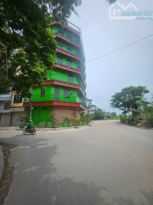 BÁN NHÀ TỨ HIỆP . KHU PHÂN LÔ . VỈA HÈ . LÔ GÓC GIÁ 28 TỶ . MT 10 M . QUÁ ĐẢNG CẤP