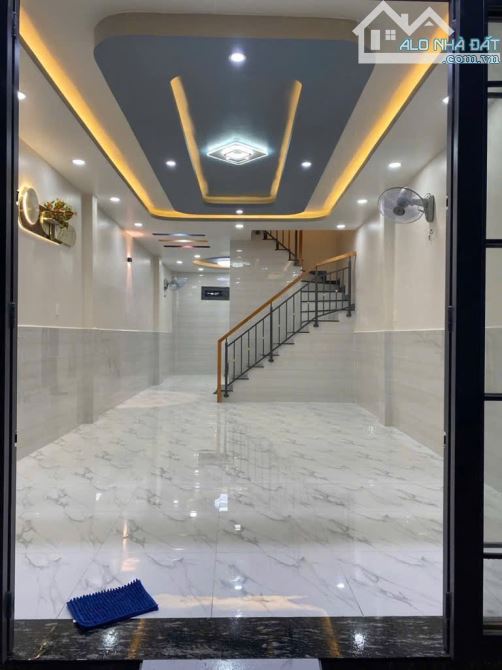 NHÀ ĐẸP GẦN LÊ VĂN QUỚI - GÒ XOÀI - 3 TẦNG - 4 x 13 - HẺM THÔNG - CHỈ 4.8 TỶ