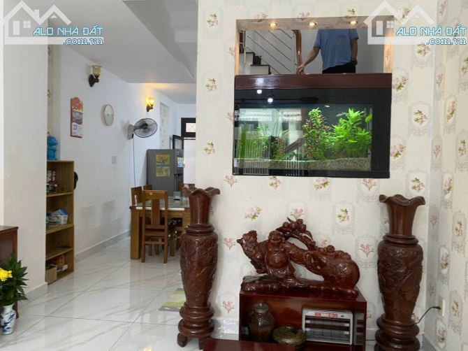 Bán Nhà HẺM XE TẢI Lê Thị Hồng, P.17, Gò Vấp, DT: 4.2m x 15.5m, đúc 3 lầu, giá: 9.5 tỷ TL
