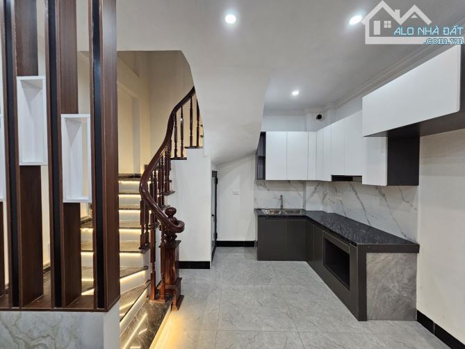 HÀNG HIẾM CÒN SÓT LẠI - BỒ ĐỀ - HOÀNG NHƯ TIẾP- BÃI GỬI XE NGAY ĐẦU NGÕ - DÂN XÂY ĐẸP