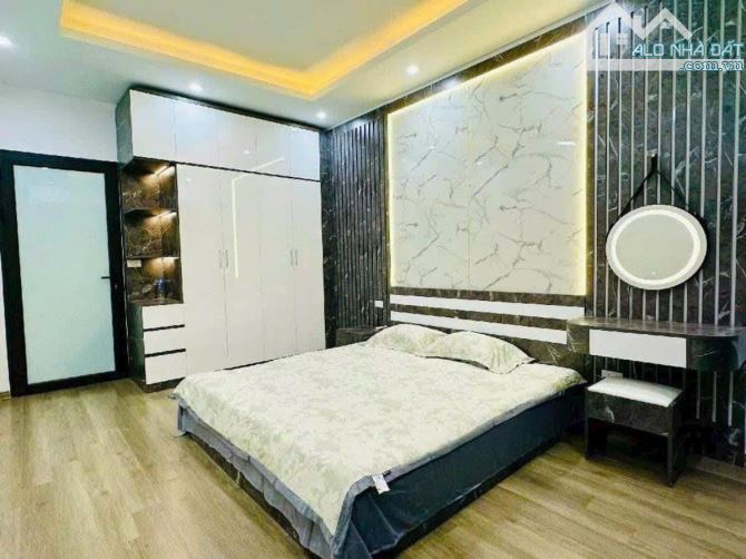 BÁN GẤP NHÀ ĐÔNG THIÊN CĂN GÓC - Ô TÔ ĐỖ CỬA - NHÀ MỚI ĐẸP - SỔ VUÔNG ĐẸP, NỞ HẬU