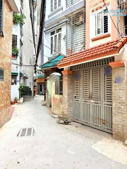 MỸ ĐÌNH, NHÀ DÂN XÂY, 35M2*6T, #GIÁ 7.6 TỶ LÔ GÓC 2 THOÁNG, Ô TÔ ĐẬU CỬA, Ở/CHO THUÊ
