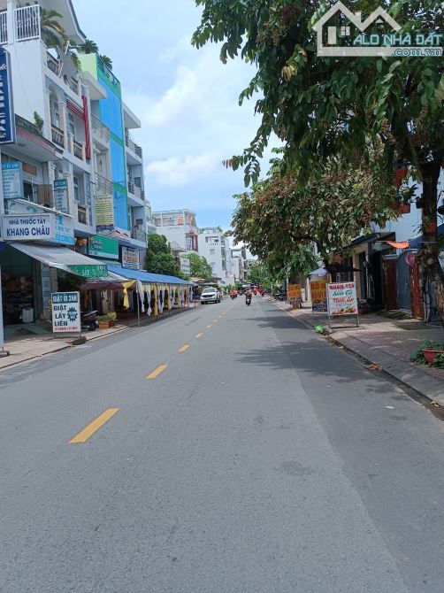 Bán nhà MTKD Nguyễn Xuân Khoát Tân Phú 4.3x20.5m đúc 2 lầu ST giá 13.5 tỷ TL