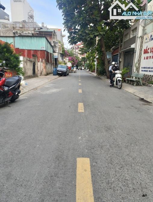 Bán nhà HXH thông kinh doanh Nguyễn Văn Lượng 4x17m lửng 4 tầng chỉ 10 tỷ