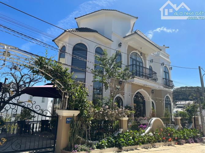 Bán biệt thự 2 mặt tiền hẻm Trịnh Hoài Đức Phường 11 Đà Lạt