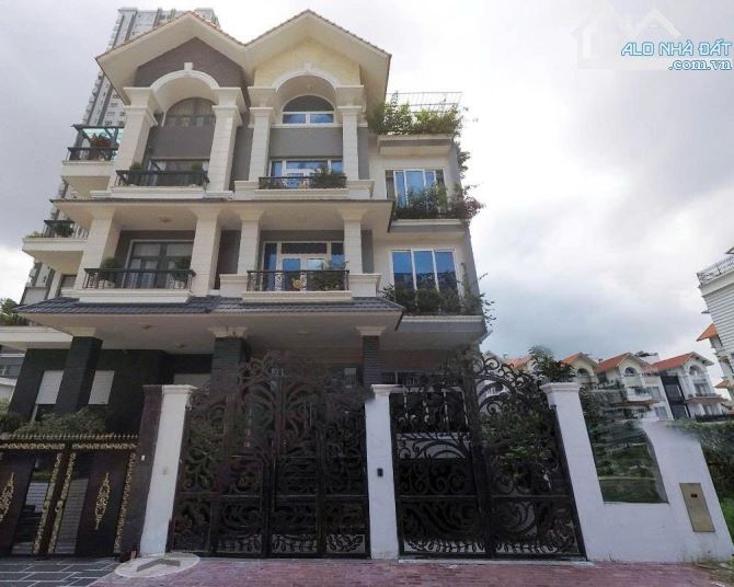 BIỆT THỰ SONG LẬP HIM LAM QUẬN 7 – 10X20M, 5 TẦNG, NTCC NGOẠI NHẬP - CHÀO NHANH 56 TỶ!