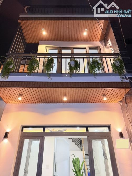 Bán nhà Nguyễn Đình Chiểu PN, full NT xịn sò, có 1PN dưới trệt, MT rộng mênh, nhỉnh 4 tỷ